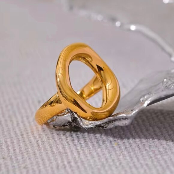 NWT Statement Chunky Oval Cut-Out Ring Sz. 8 18K Gold Plated - Picture 4 of 10